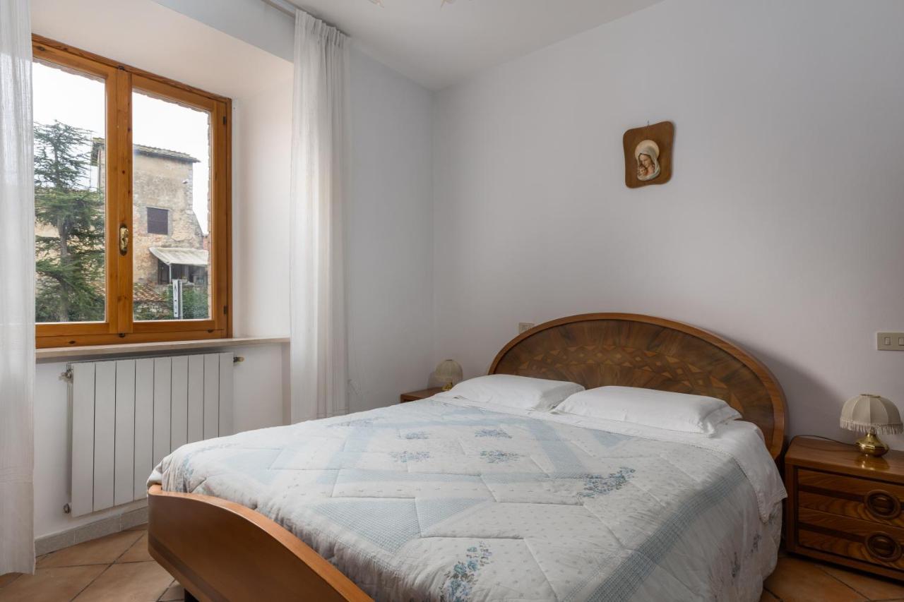 Enchanting Flat With Patio In Abbadia A Isola Monteriggioni Exterior photo
