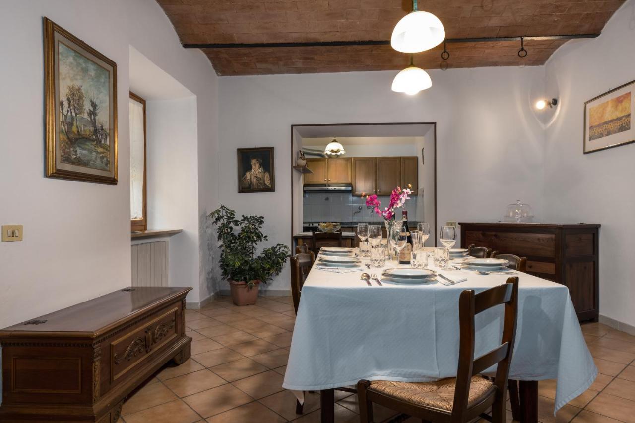 Enchanting Flat With Patio In Abbadia A Isola Monteriggioni Exterior photo