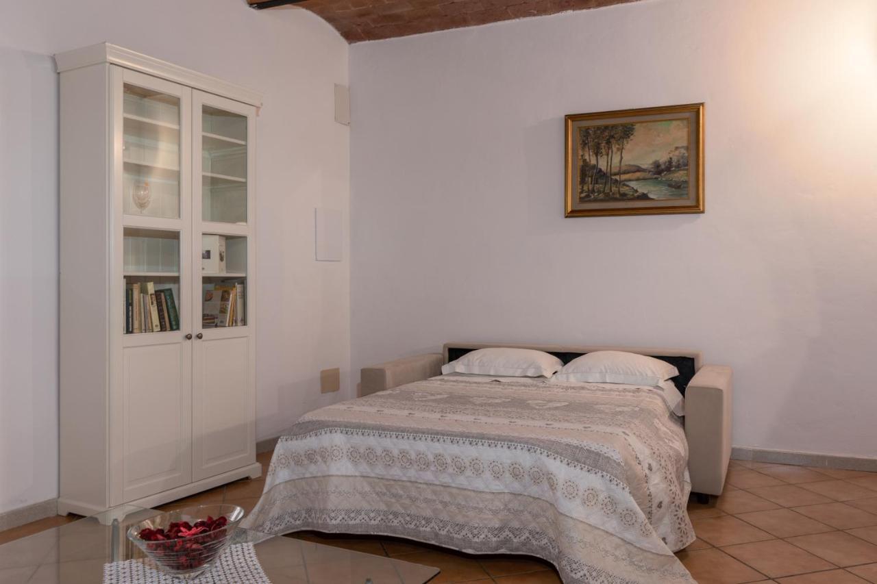 Enchanting Flat With Patio In Abbadia A Isola Monteriggioni Exterior photo